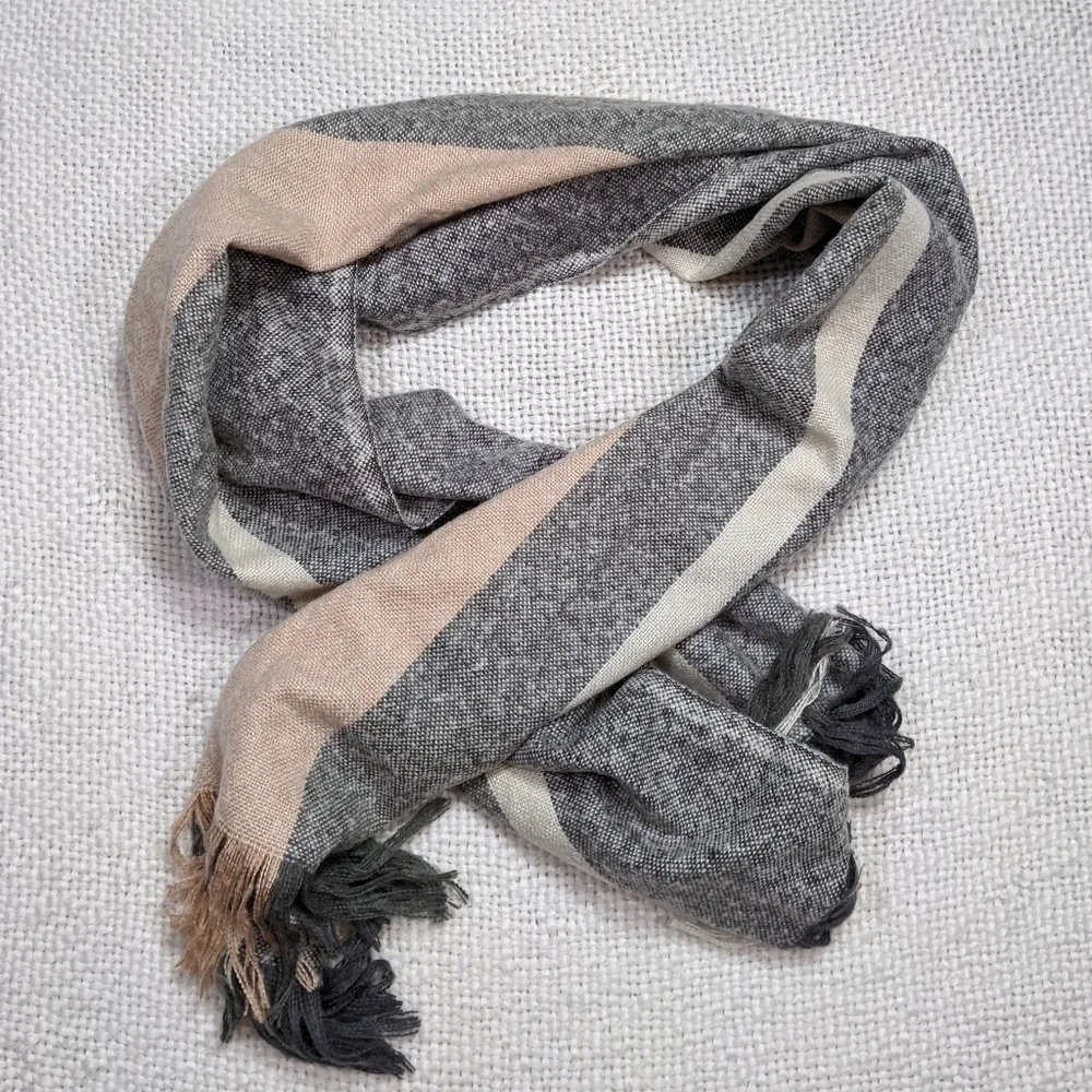 New Eyeful 100% Acrylic Knit Striped Tassel End Scarf/Shawl in Grey Neutral‎